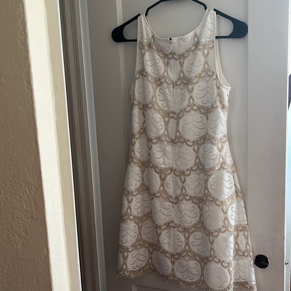 VGU Lilly Pulitzer Dress Size 8. Glittery Gold & White - Picture 2 of 5